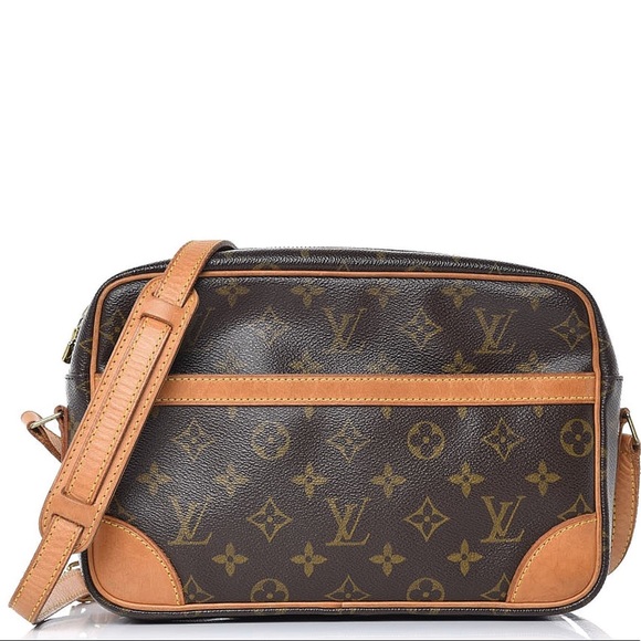Louis Vuitton Handbags - 🍭 Authentic LV Vintage Trocadero Crossbody